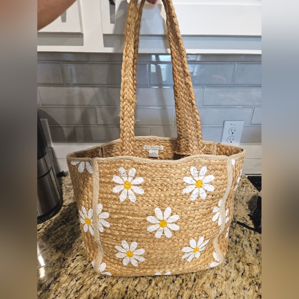 Summer Straw Tote Bag with Daisy Pattern